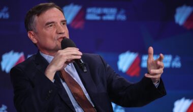 Niedoszłe męczeństwo Zbigniewa Ziobry. Budapeszt znów zaszkodzi PiS.