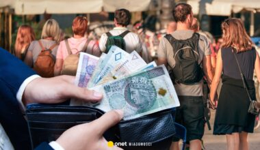 Wojtek zarabia 20 tys., a pod koniec miesiąca był pod kreską. Jak oszczędzają Polacy?