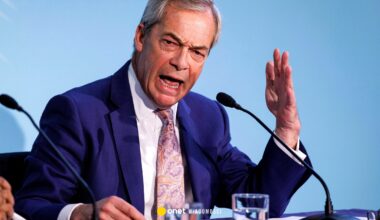 Nigel Farage znęcał się nad żydowskim kolegą? Antysemicki skandal z udziałem "ojca brexitu"