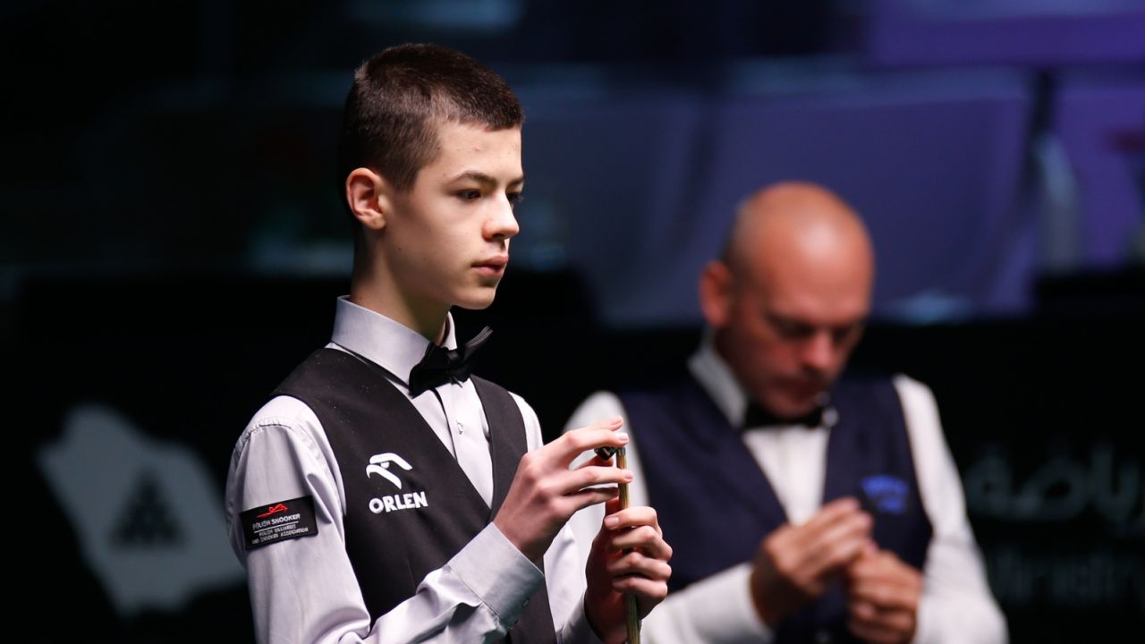 Michał Szubarczyk, czyli "cudowne dziecko" z Polski znów wygrywa. Jest coraz bliżej awansu do UK Championship - sport.tvp.pl