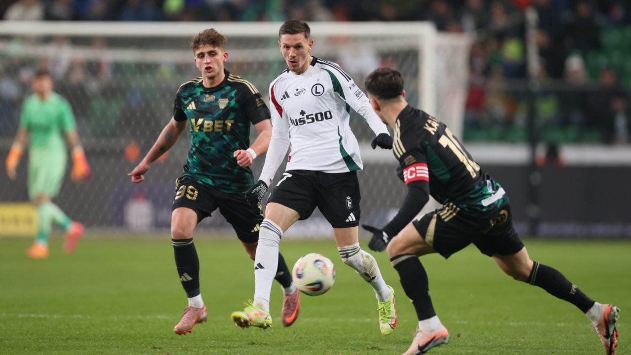 PKO BP Ekstraklasa. Legia Warszawa uciekła spod topora i zremisowała z Lechia Gdańsk [WIDEO] - sport.tvp.pl