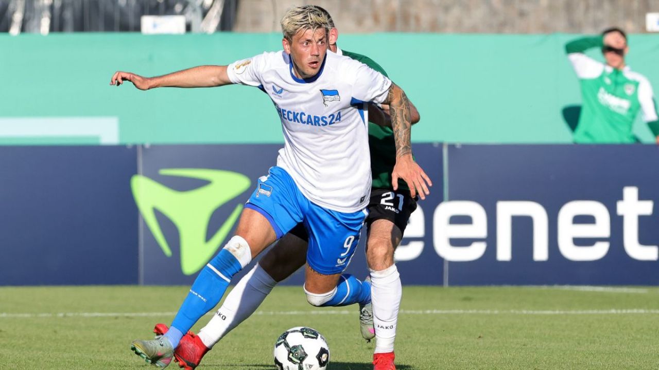 2. Bundesliga. Dawid Kownacki wrócił po kontuzji i został bohaterem Herthy - sport.tvp.pl