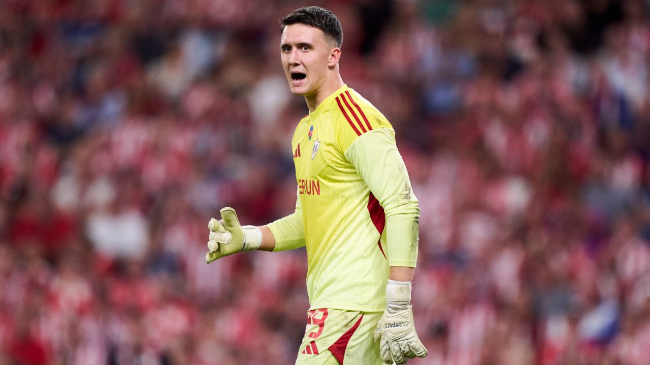 Mateusz Kochalski zatrzymał Chelsea. Remis Karabachu w Lidze Mistrzów - sport.tvp.pl