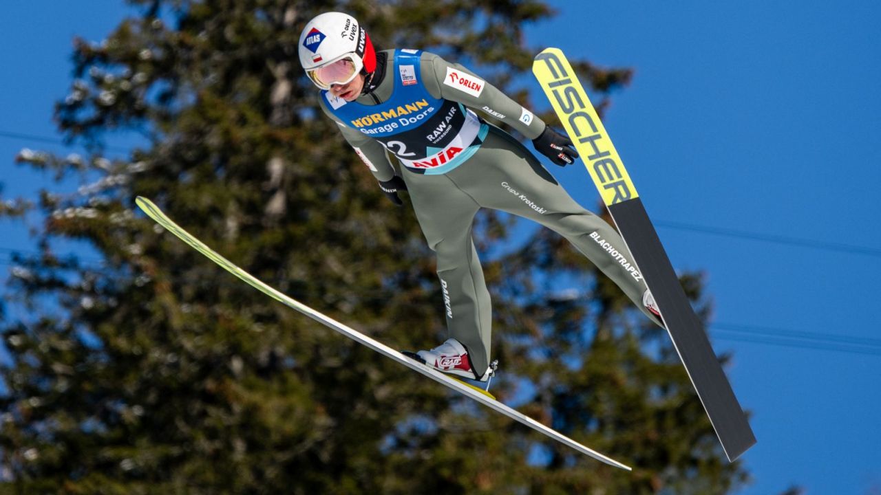 O której skoki narciarskie dzisiaj na żywo? Konkurs PŚ Lillehammer w niedzielę 23 listopada 2025 - sport.tvp.pl