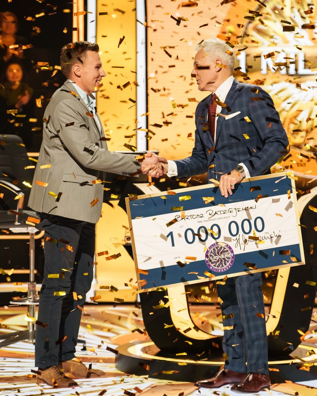 Bartosz Radziejewski i Hubert Urbański w programie "Milionerzy"