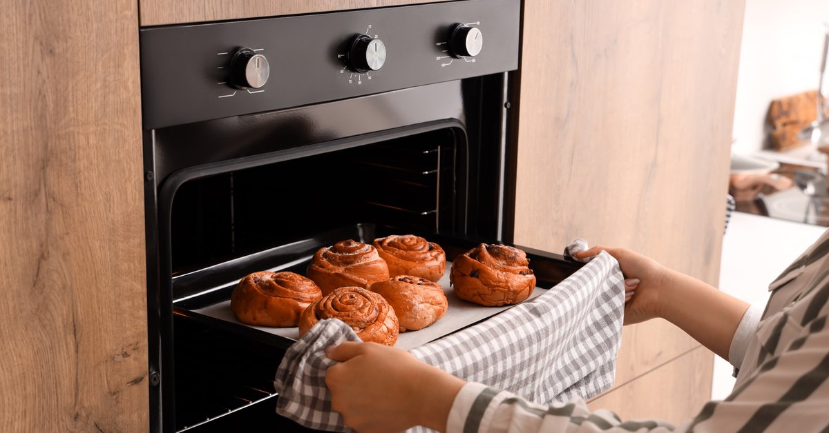 Jak wynika z badań przeprowadzonych w stu francuskich gospodarstwach domowych, roczne zużycie energii przez piekarnik elektryczny może sięgnąć nawet 224 kWh