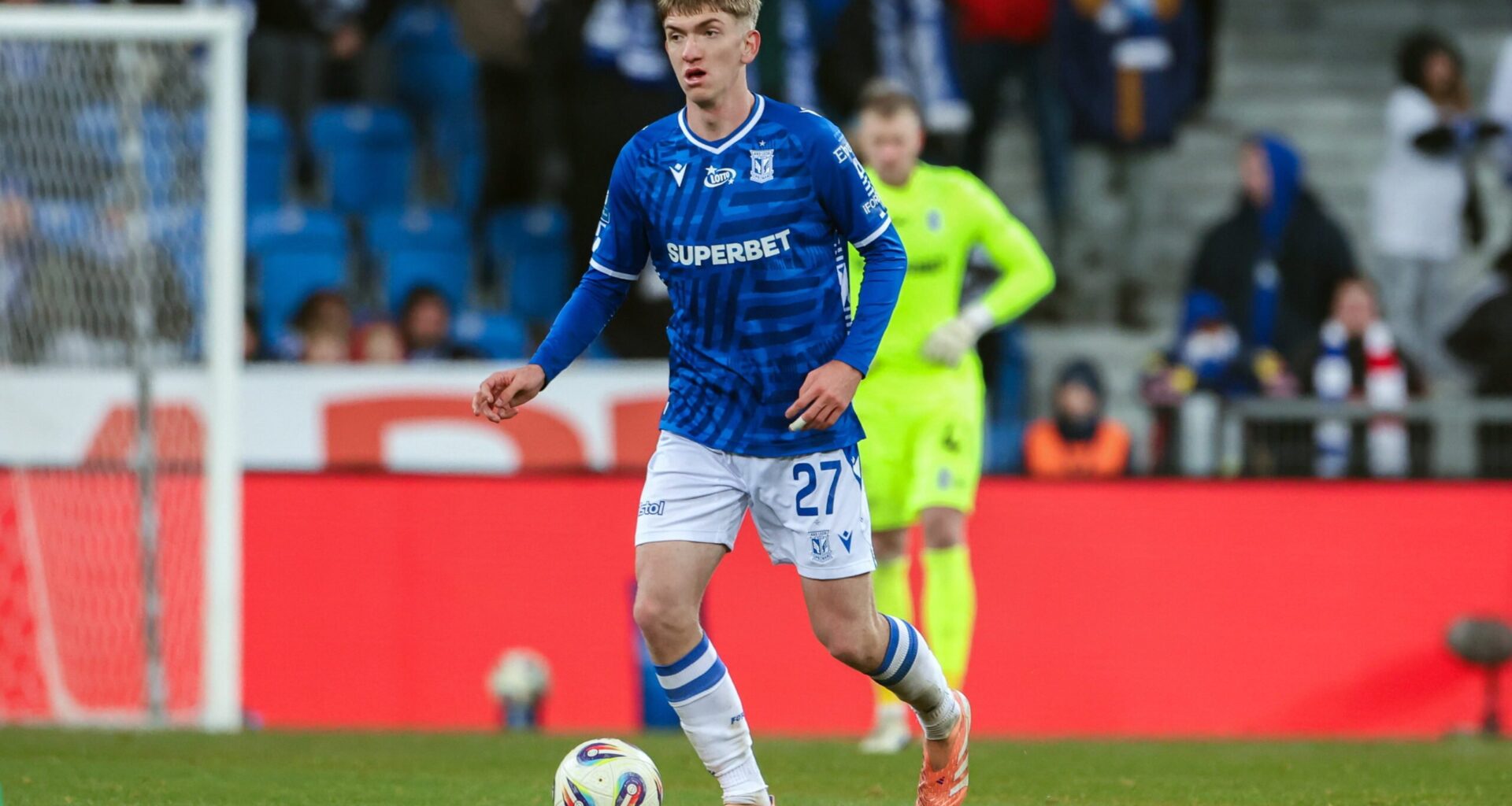 Wojciech Mońka. Młody obrońca Lecha Poznań wypływa na szersze wody