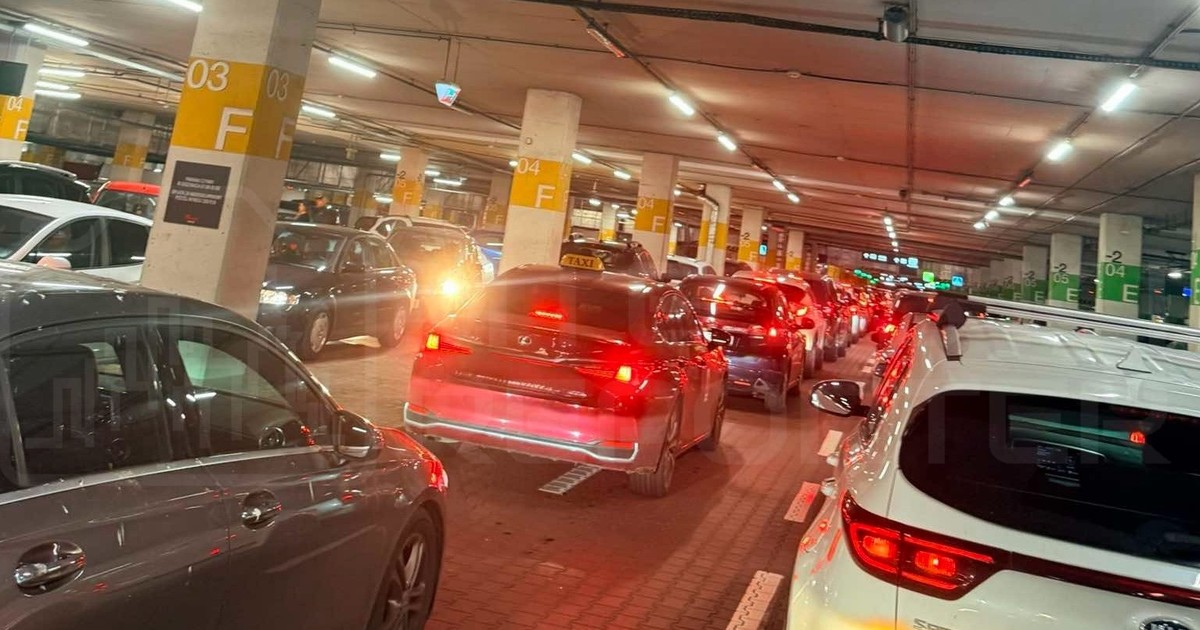 Zakupowy chaos w stolicy. Paraliż w pobliżu warszawskich galerii handlowych