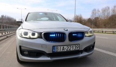 Ten film robi u naszych sąsiadów furorę. Autor mówi, jak rozpoznać nieznakowany radiowóz