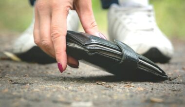 Co zrobić, jak znajdzie się portfel? Policja w Czarnkowie przestrzega przed nieuczciwością