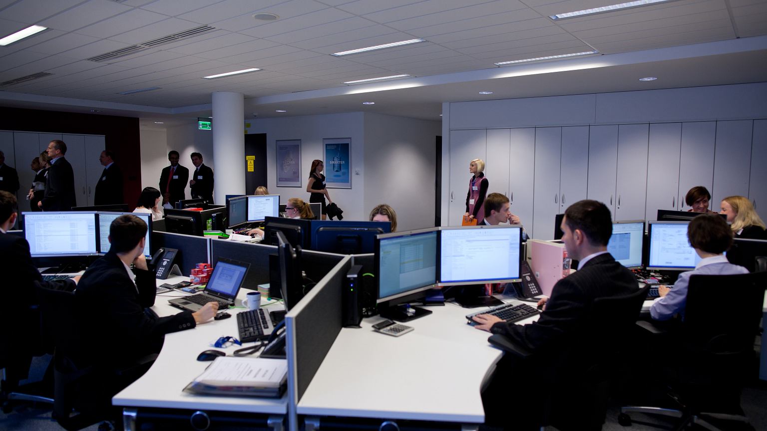 Polacy tak zadowoleni ze swojej pracy, że chętnie poleciliby ją znajomym. Jeden bardzo ważny czynnik