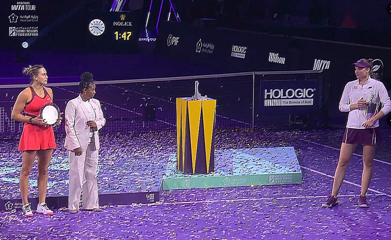 Skandal po meczu Sabalenki. 'Wyprał jej mózg' Tenis