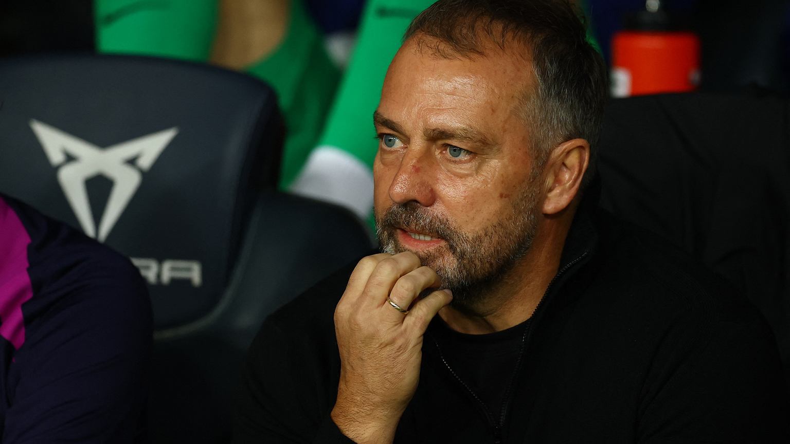 Kłopoty Flicka! Gwiazda wypadła w ostatniej chwili. Oto skład FC Barcelony Piłka nożna