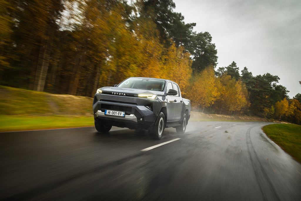 Toyota Hilux BEV
