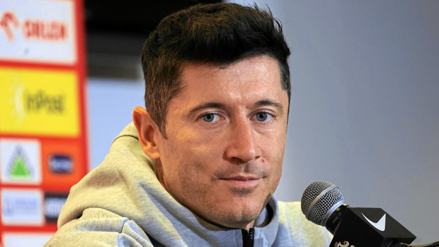 Lewandowski się nie certolił. Nagle zaapelował do dziennikarzy. 'Pokażcie jaja' Reprezentacja Polski