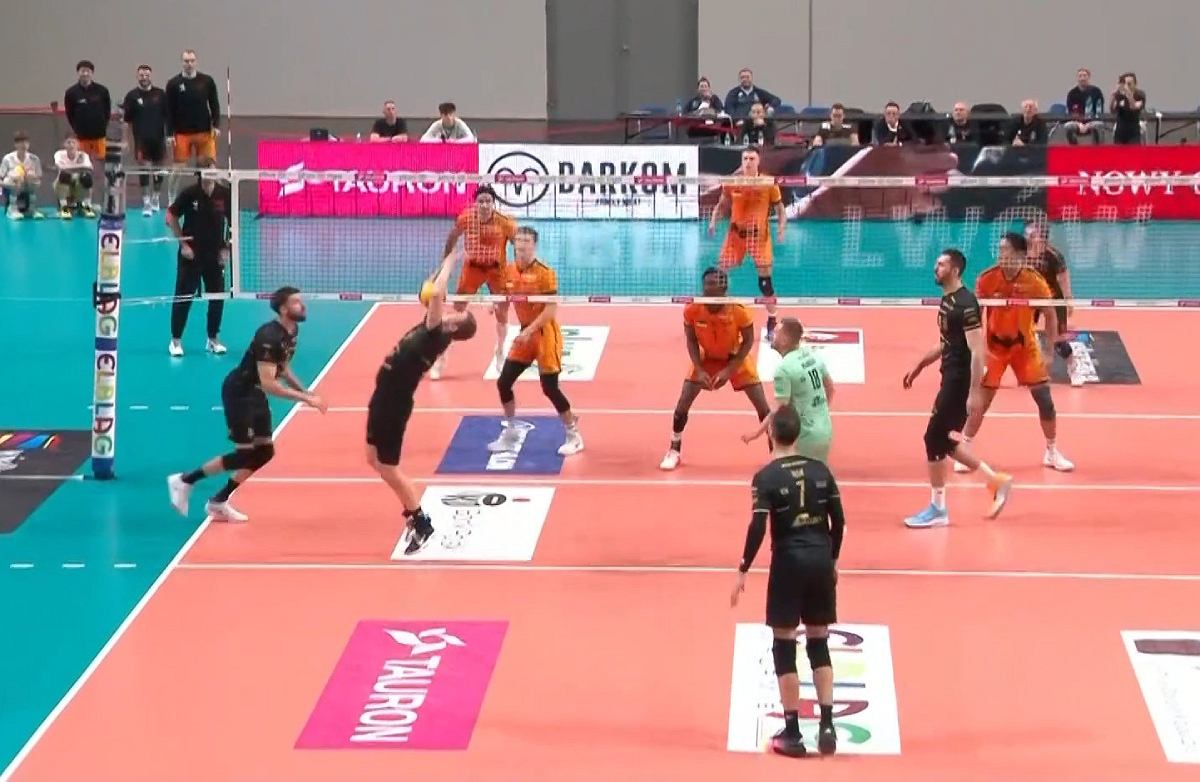 Gigantyczna sensacja w PlusLidze! Dwa asy serwisowe na koniec Siatkówka - Sport.pl
