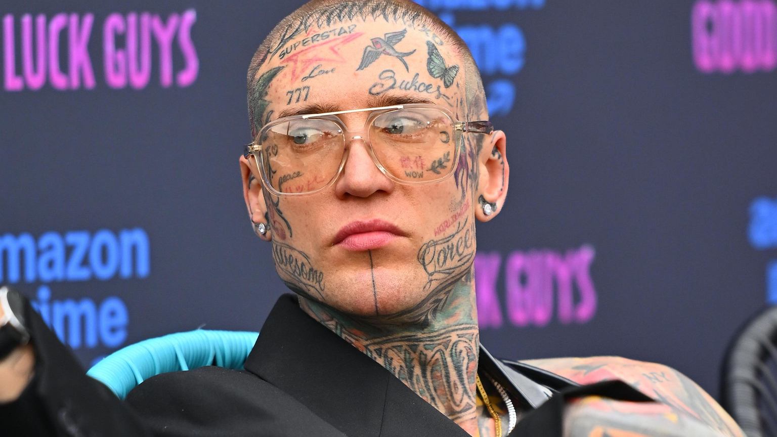 Stifler twarzą kampanii dla dzieci. Ministerstwo Edukacji Narodowej zabrało głos - Plotek.pl