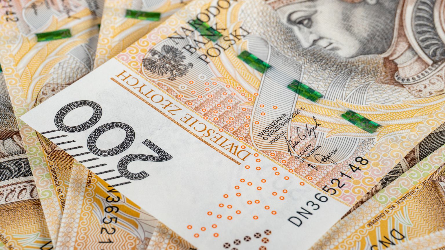 NaszEauto, dofinansowanie aut elektrycznych. Jak uzyskać dotację NaszEauto? Ile wniosków złożono?