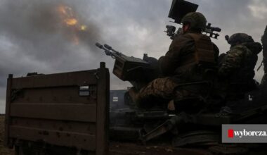 Ukraińcy wysadzili drogę z Sełydowego do Pokrowska, aby odciąć Rosjan od dostaw sprzętu - Wyborcza.pl