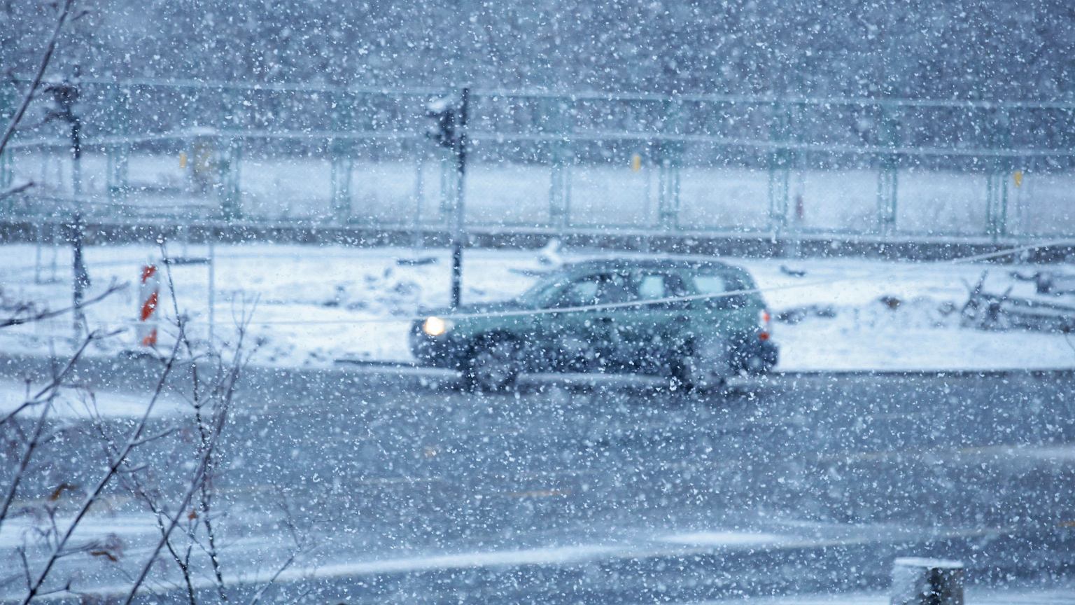 Jaka będzie zima? Jest nowa prognoza IMGW. 'Możliwy rozpad wiru polarnego'