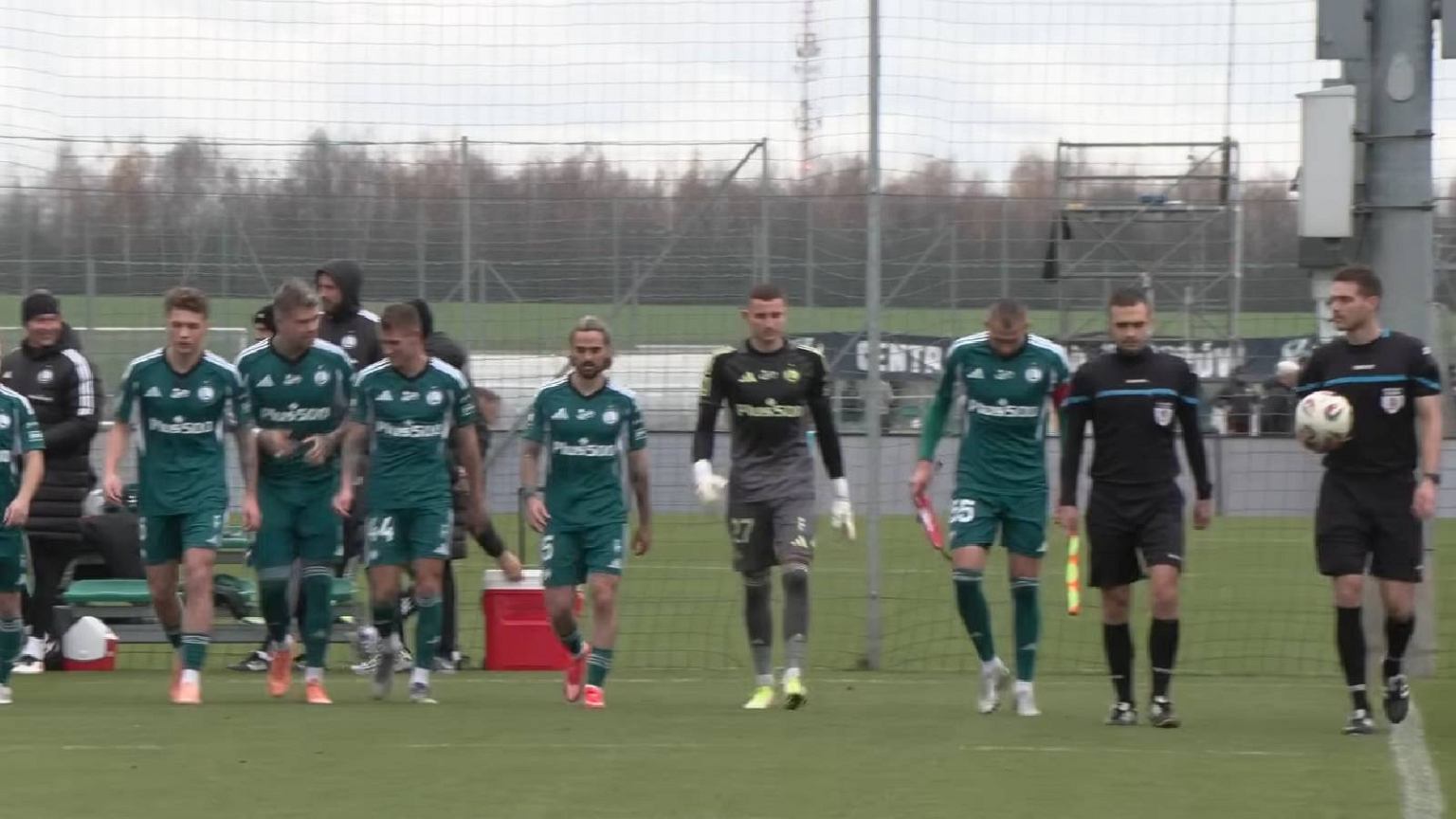 Pięć meczów bez wygranej i koniec. Legia gromi i to 4:0 Piłka nożna