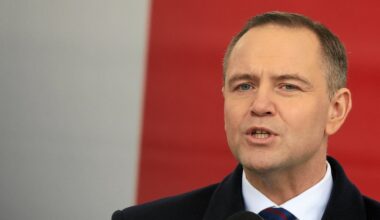 Nawrocki miał dostać prezenty od Rafała Brzoski. Sprawa trafi do sądu