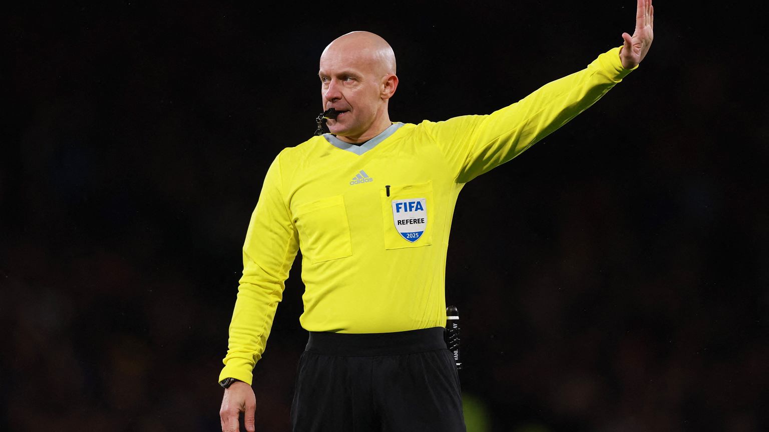 Kompromitacja Marciniaka w arcyważnym dla Polaków meczu. 'Absolutna hańba' Piłka nożna