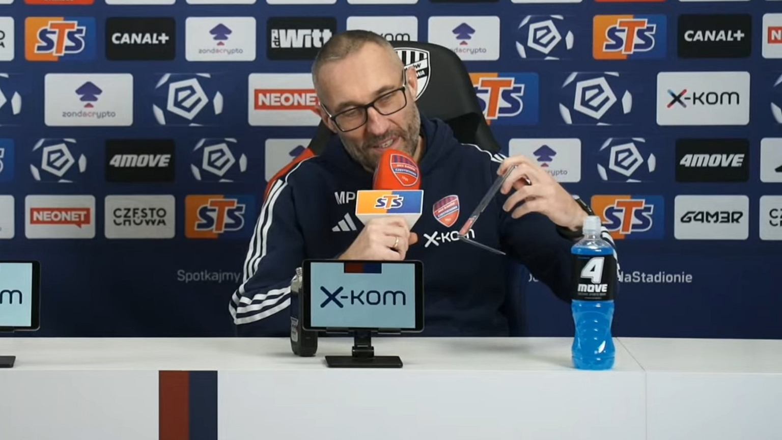 Papszun wyszedł na konferencję. Od razu wypalił o Legii Piłka nożna