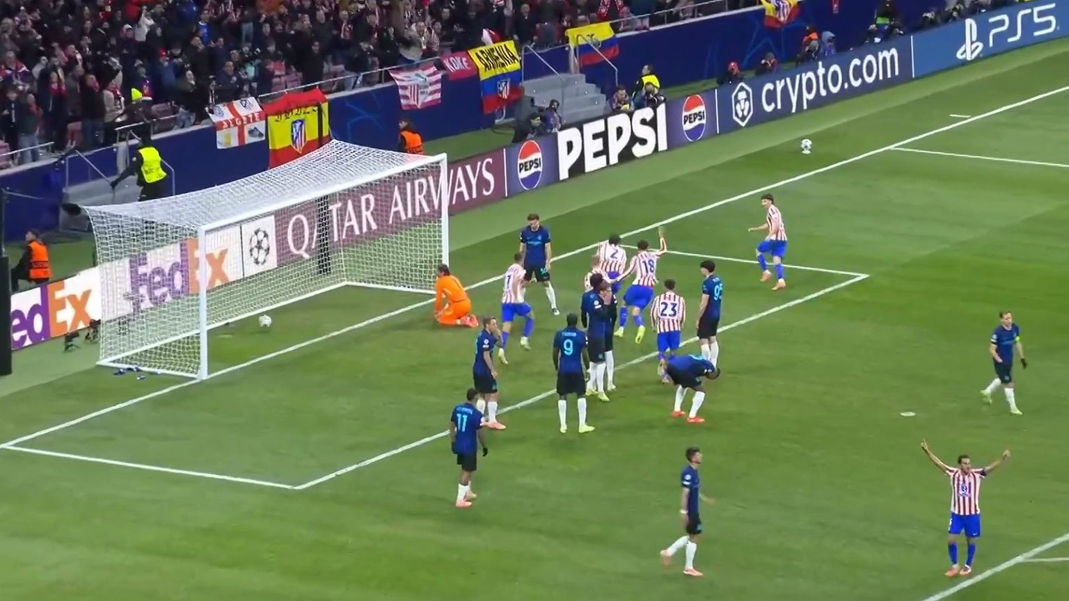 Zieliński z golem w hicie Ligi Mistrzów! Wtedy przyszła 93. minuta Piłka nożna