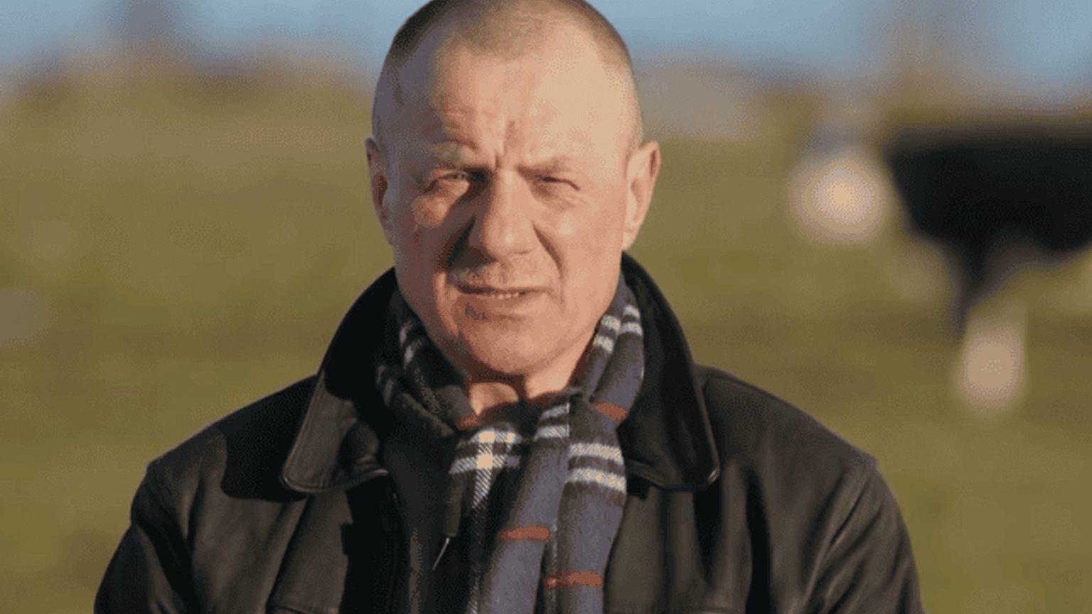 Tak wygl±da grób Krzysztofa z 'Rolnik szuka ¿ony'. Jedno rzuca siê w oczy