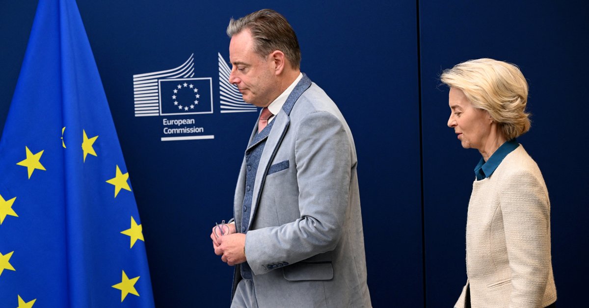 Przewodnicząca Komisji Europejskiej Ursula Von der Leyen i premier Belgii Bart de Wever w Brukseli, 14 listopada 2025 r.
