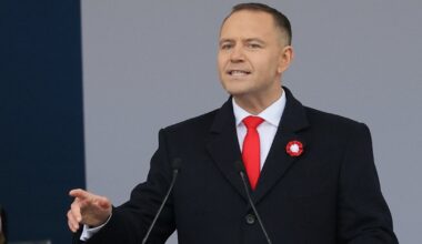 Pierwsze 100 dni prezydenta Nawrockiego. Polacy ocenili go w sondażu