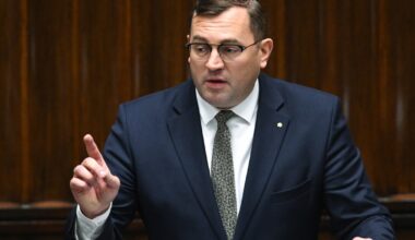 Minister rolnictwa mówi o możliwych dymisjach wskutek afery KOWR. "Nie ma świętych krów"