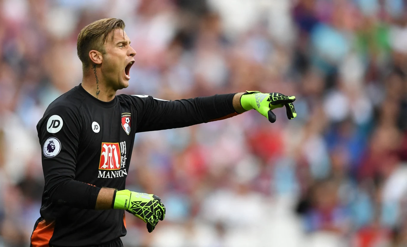 Artur Boruc w okresie, gdy w piłce klubowej był bramkarzem angielskiego Bournemouth