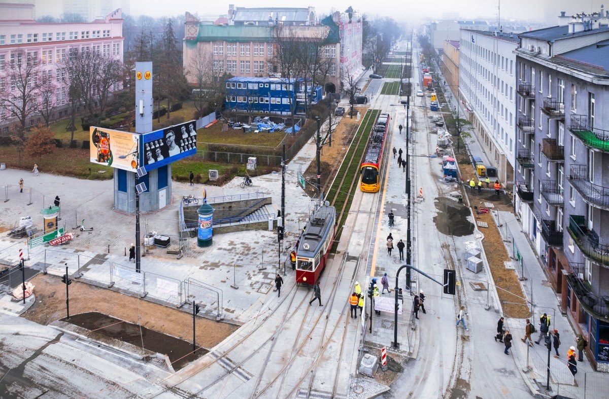 Historyczny powrót tramwajów na Rakowiecką w Warszawie – poznaj szczegóły inwestycji