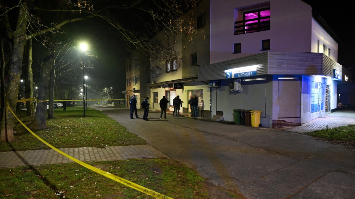 Kraków: Zamaskowani bandyci napadli na salon jubilerski