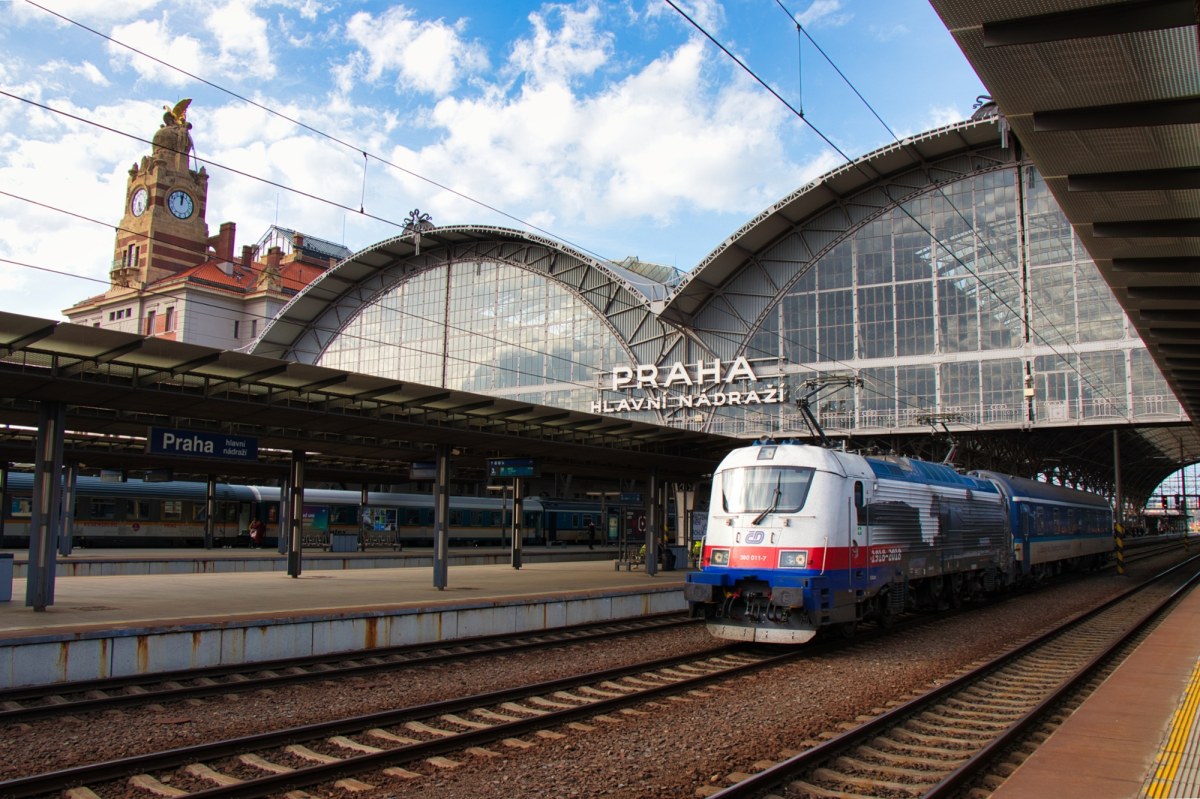 Czechy: Kradzież kabli na kolei w Pradze. Komunikacyjny paraliż