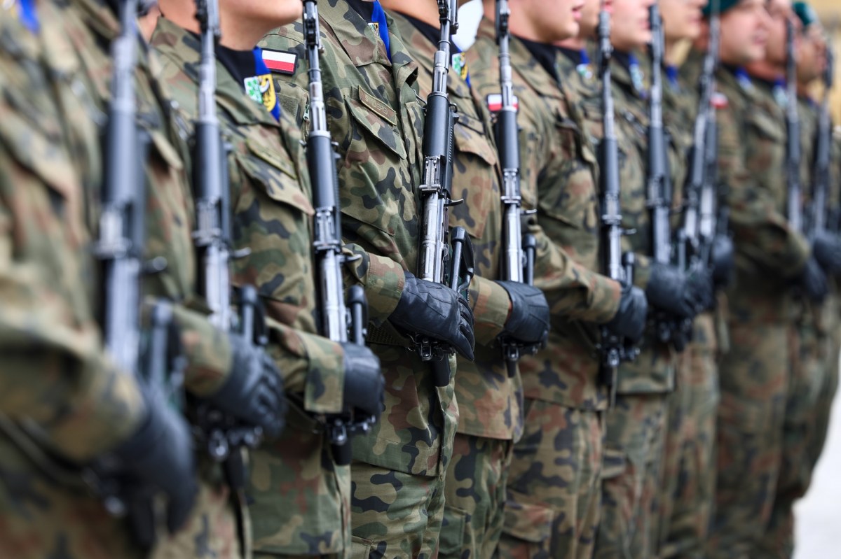 Podwyżki dla żołnierzy i pracowników MON. Tak wzrosną wynagrodzenia w 2026 roku