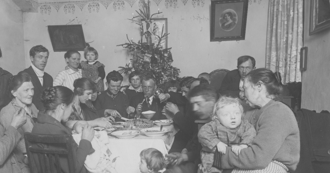 Wigilia w Warszawie w 1926 roku /Z archiwum Narodowego Archiwum Cyfrowego