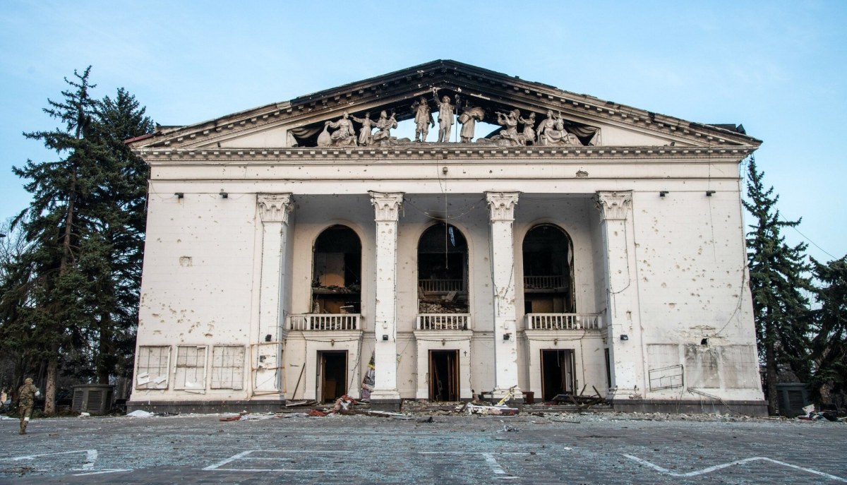 Mariupol: Rosjanie ponownie otworzyli zbombardowany teatr