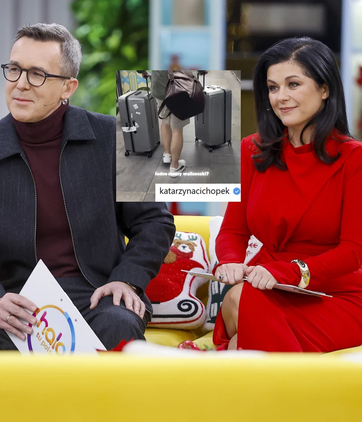 Dwoje prowadzących siedzi na żółtej kanapie, trzymając kartki, w tle fragment dekoracji świątecznej i ekran z wyświetlonym zdjęciem kobiety z walizkami. Kobieta ubrana jest w czerwoną sukienkę, mężczyzna w garnitur i okulary.