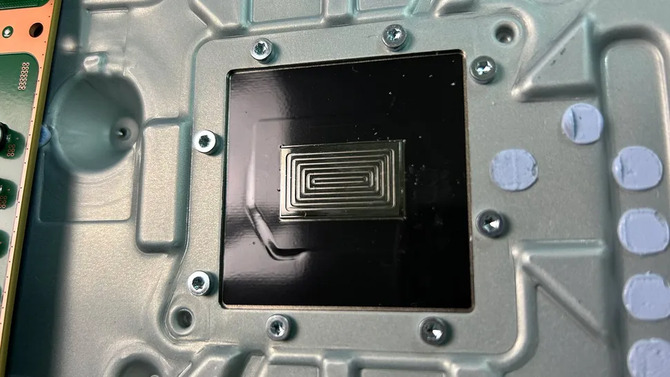 Nowa wersja konsoli PlayStation 5 Slim z wyczekiwanym ulepszeniem. Sony w końcu poprawiło system chłodzenia [1]