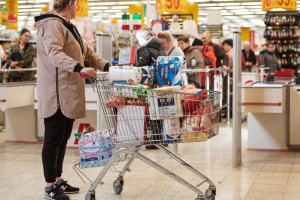 Handel do oporu. Biedronki zamknięte tylko na 4 godziny w nocy