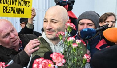 Ojciec księdza Michała Olszewskiego ma poważne kłopoty. Usłyszał trzy zarzuty