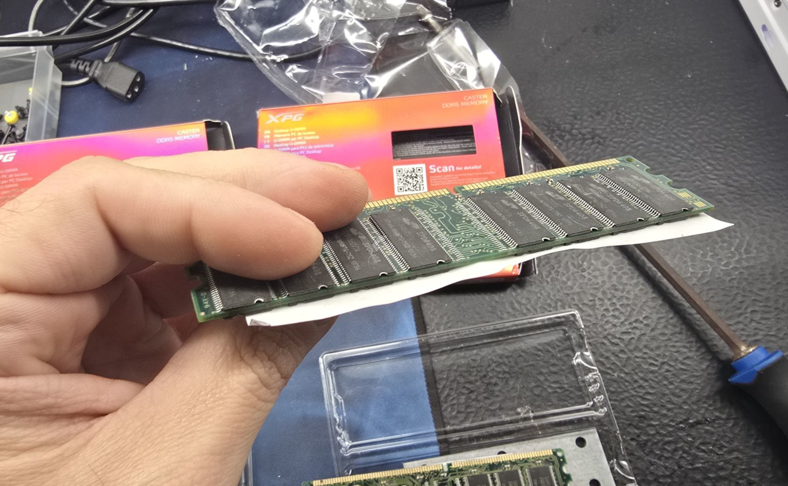 Kupił podrobione pamięci DDR5. Oszuści zastosowali sprytną sztuczkę