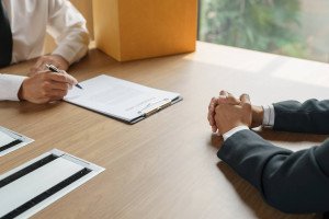 Rosną kwoty odprawy za zwolnienia z pracy. Pracownik dostanie nawet 72 tys. zł