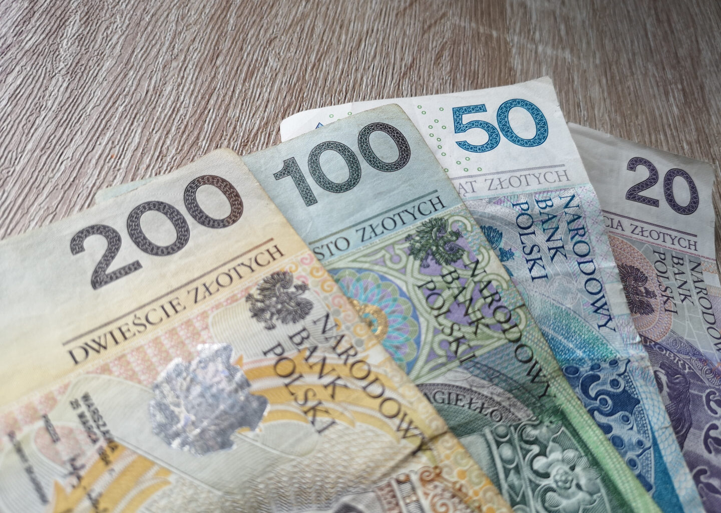 Emeryci nie mogą liczyć na wysokie podwyżki w 2026 roku. Rząd ma pomysł jak to zmienić