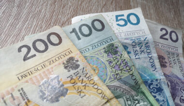 Emeryci nie mogą liczyć na wysokie podwyżki w 2026 roku. Rząd ma pomysł jak to zmienić