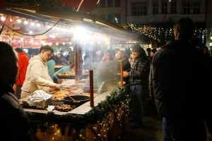 Polakom nie starcza do pierwszego? Przed świętami ogromny wzrost zainteresowania pracą dorywczą