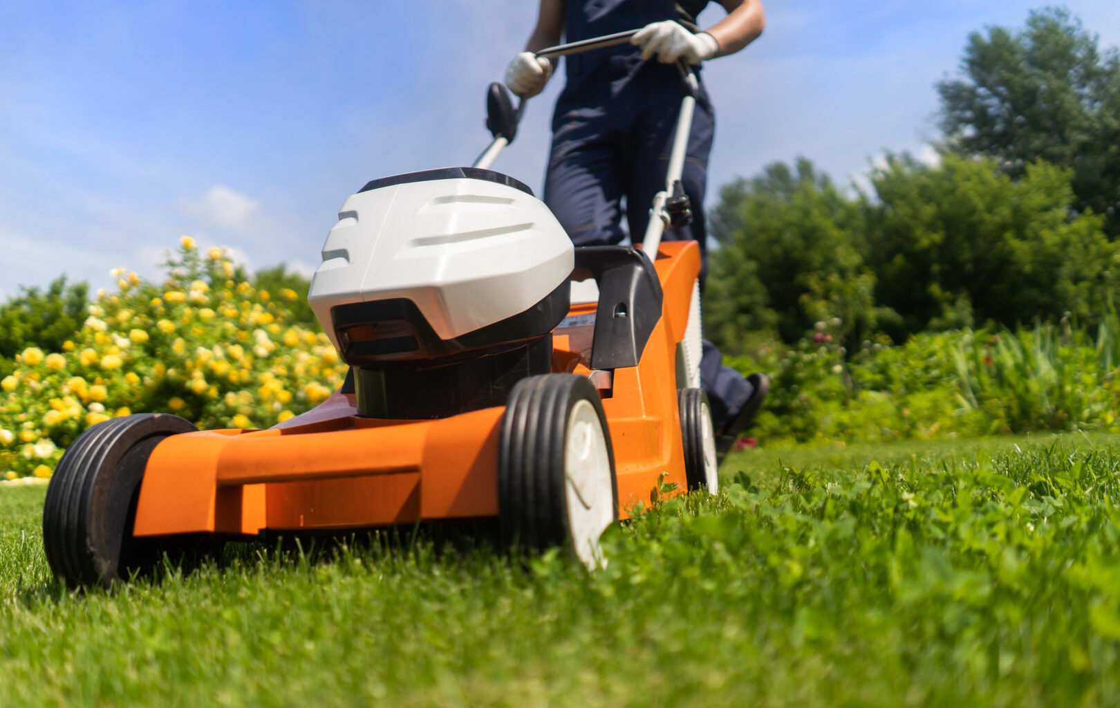 Od nowego roku nie będzie już można rekrutować "pana do koszenia trawnika"